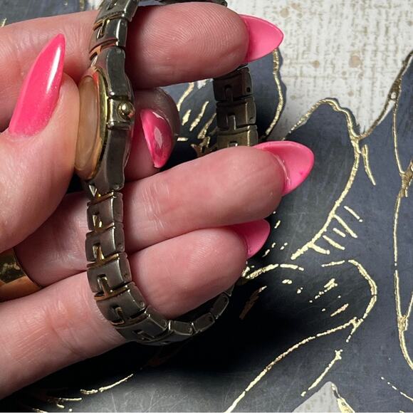 Vintage Anne Klein Gold and Silver Tone Metal Classic Wrist Watch D1 - Picture 5 of 8